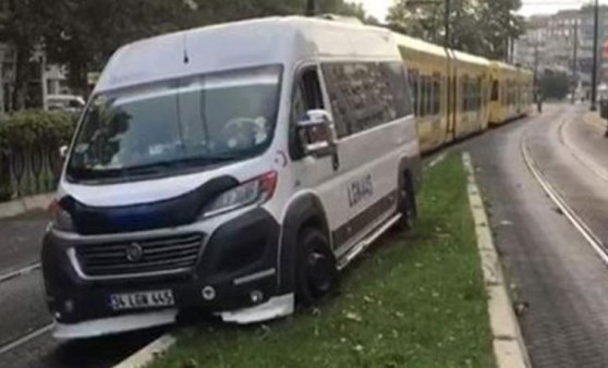 İstanbul'da tramvay yolunda kaza