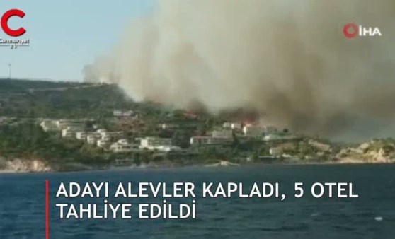 Adayı alevler kapladı! 5 otel tahliye edildi