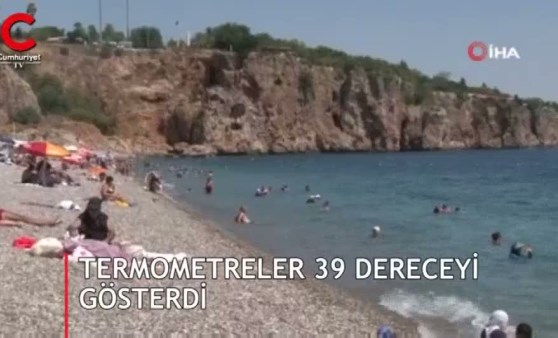 Termometreler 39 dereceyi gösterdi, yurttaşlar sahillere akın etti