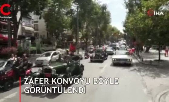 Bağdat Caddesi’nden Dolmabahçe’ye klasik araçlarla zafer konvoyu