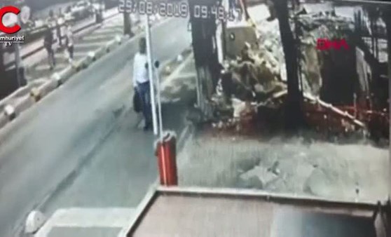 Bisikletinden düşen çocuğun bacağına gidon saplandı (29.08.2019)(Video Haber)