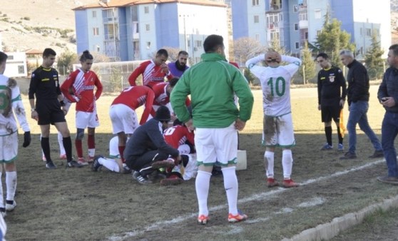 Amatör lig maçında korku dolu dakikalar