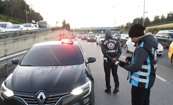 İstanbul’da çakar lamba uygulaması