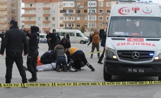 Adliyede cinayet!  Tartıştığı avukatın babası tarafından silahla öldürüldü