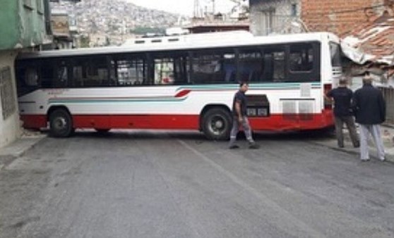 İzmir'de dehşet anları! 6 kişi yaralandı