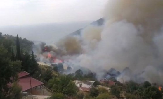 Anamur'da orman yangını: 50 hane boşaltıldı