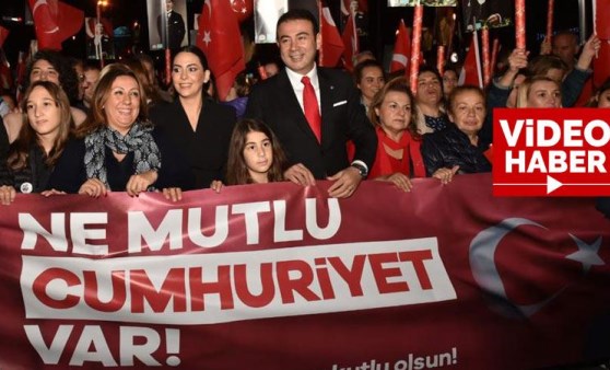 Sanatçıların “Cumhuriyet” videosunu Akpolat paylaştı