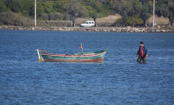 Seferihisar’da deniz çekildi