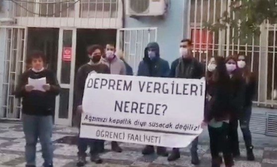 Kadıköy'de eylem: “Deprem vergileri nerede?”