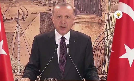 Erdoğan CHP'ye yüklendiği anda öyle bir şey oldu ki...