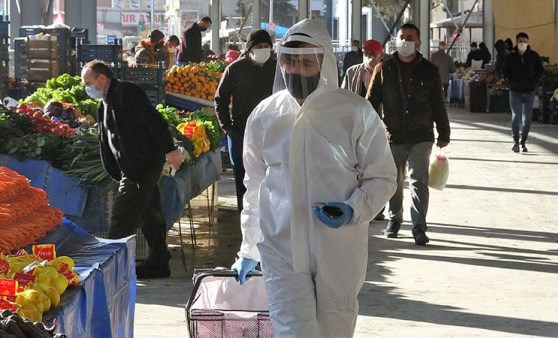 Şaşkına çeviren anlar..  Onu görenler “Koronavirüs geldi” diyor