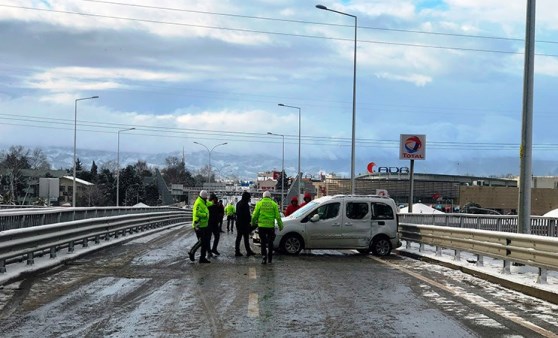 Sakarya'da  9 araç birbirine girdi