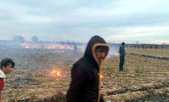 Yunan askerlerinden göçmenlere sert müdahale