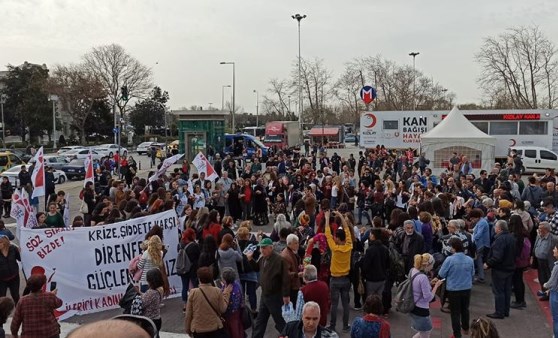 Kadınlardan Kadıköy'de 8 Mart yürüyüşü