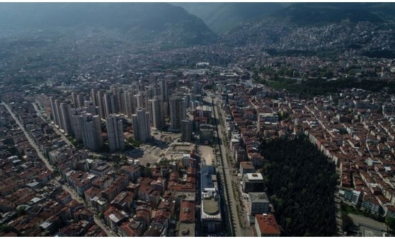 Sokağa çıkma kısıtlaması başladı meydanlar boş kaldı