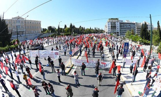 Yunanistan'da 'sosyal mesafeli' 1 Mayıs kutlaması