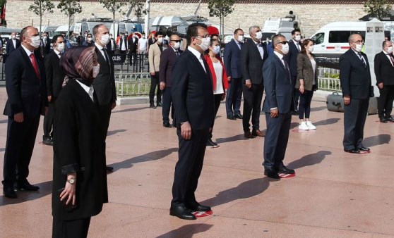 Taksim Cumhuriyet Anıtı'nda 19 mayıs töreni