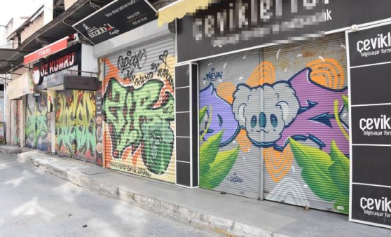 Kepenkler kapandı, grafitiler ortaya çıktı