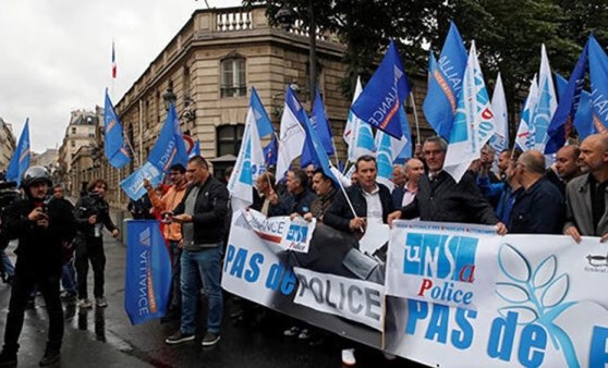 Fransa'da gözaltı sırasında boğma tekniği kullanılmayacak kararı polisi sokağa döktü