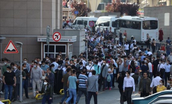 İstanbul'daki 3 büyük adliyede yoğunluk yaşanıyor