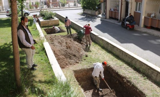 Bin 200'e yakın kiliseye ismi verilmişti, mezarı aranıyor