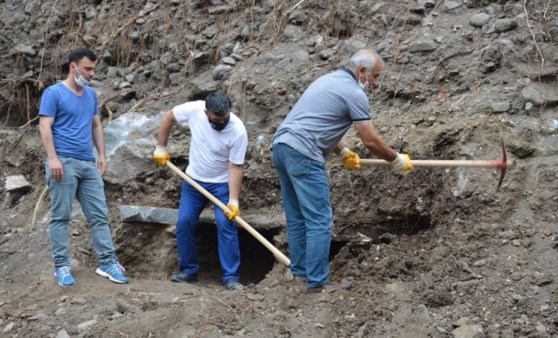 Tokat'ta inşaat kazısında lahit mezar bulundu