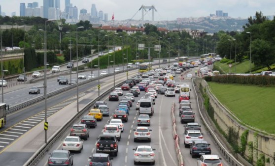 Normalleşme sürecinin 3. gününde trafik yoğunluğu