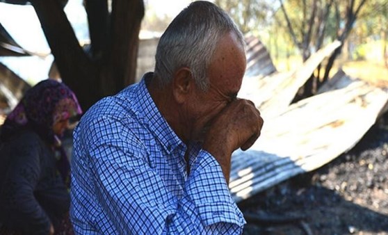 Adana'daki yangında her şeyini kaybetti