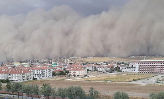 AFAD'dan kum fırtınası anında yapılması gerekenlere ilişkin animasyon