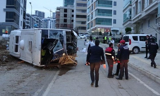 2 kişinin öldüğü, 23 kişinin yaralandığı servis kazası kamerada