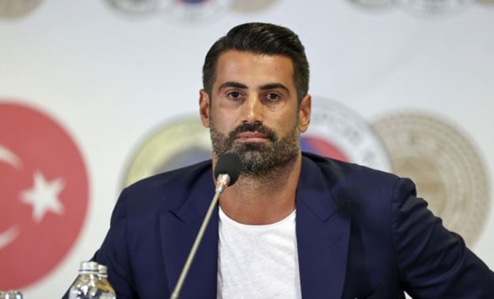 Fenerbahçeli taraftarlar, Volkan Demirel'in paylaşımına büyük tepki gösterdi