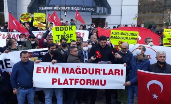 'Evim' mağdurları TMSF önünde eylem yaptı