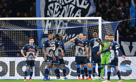 Napoli, Maradona'ya özel forma tasarladı