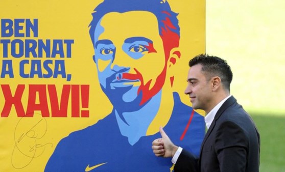 Barcelona, büyük beklentilerle getirilen Xavi Hernandez'i tanıttı