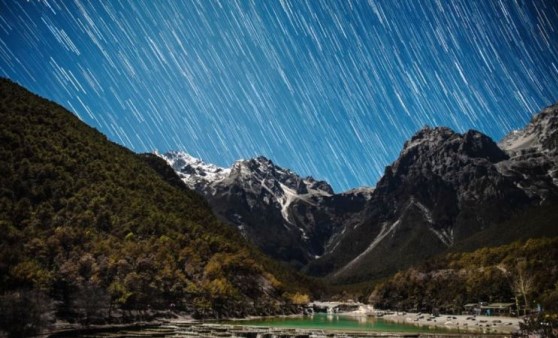 Geminid meteor yağmuru izleyenleri büyülüyor