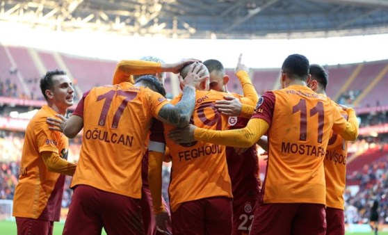 Galatasaray, Antalyaspor engelini 2 golle aştı! | Galatasaray 2-0 Antalyaspor