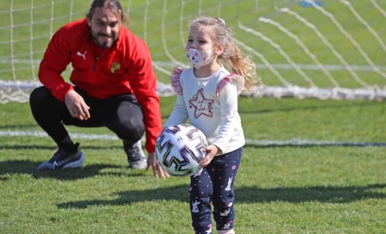 Göztepe antrenmanına Ayda bebek sürprizi