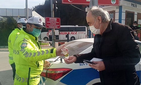 Radar cezası yiyen sürücü kolonya ile teselli buldu