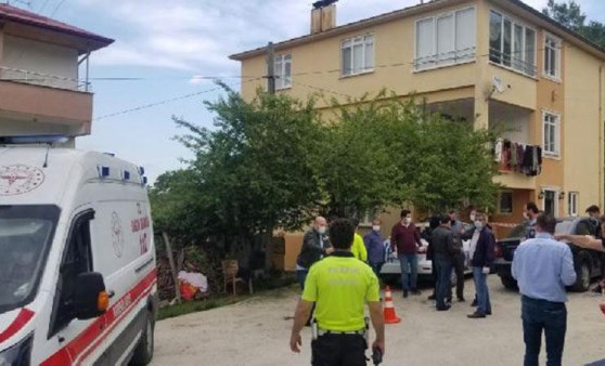 Giresun'da baltalı saldırı! Annesinin boğazını kesti, kardeşini ve polisleri yaraladı