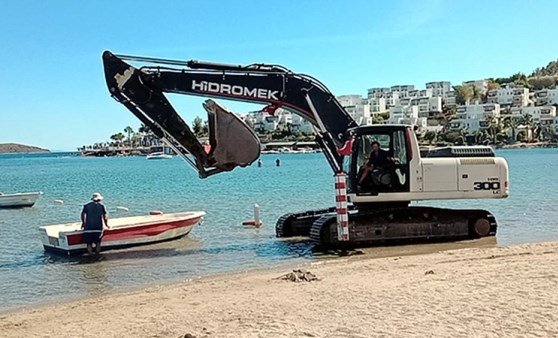 Bodrum'da mavi bayraklı plajda ortalığı karıştıran olay