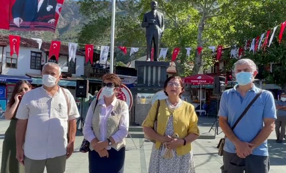 Kaş Cumhuriyet Meydanı'nda '19 Mayıs' isyanı