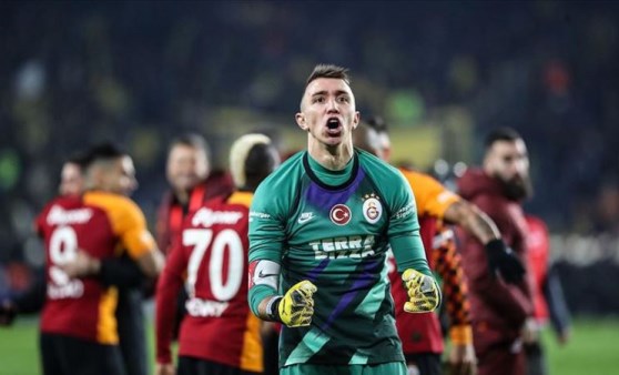 Fernando Muslera: 