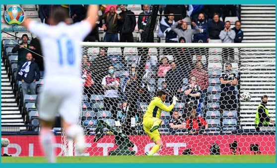 EURO 2020'de Patrik Schick, İskoç kaleciyi çaresiz bıraktı