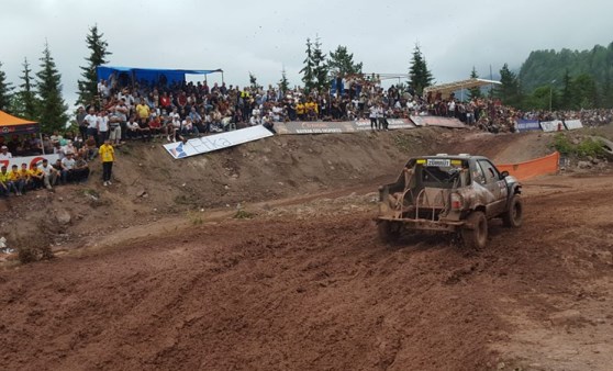 Artvin'de Off Road yarışları nefes kesti