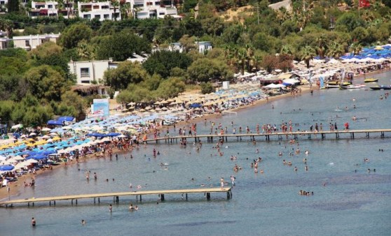 Karadan, denizden ve havadan Bodrum’a turist yağdı