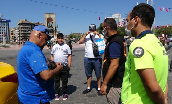 Takside çantasını unuttu, parası eksik çıkınca taksiciden şikâyetçi oldu