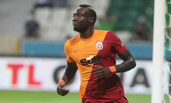 Mbaye Diagne'den çağrı: Aşı olun