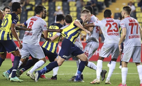 Fenerbahçe Antalyaspor'u mağlup etti | 2-0