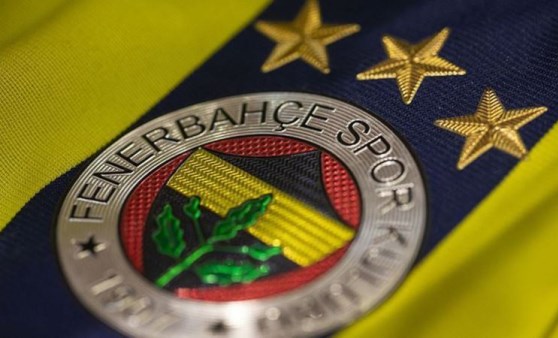 Fenerbahçe, Kanadalı orta saha oyuncusu Stephen Eustaquio ile ilgileniyor