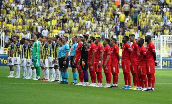 Fenerbahçe'de Tisserand, Sivasspor maçına devam edemedi